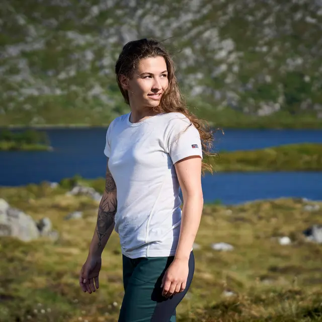 Skjorte til dame M Devold Breeze Merino Tee W M 001 