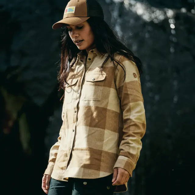 Skjorte til dame XS Fjällräven Canada Shirt W XS 232-191 